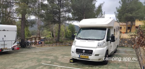 Área autocaravanas Cloan — Foto 2
