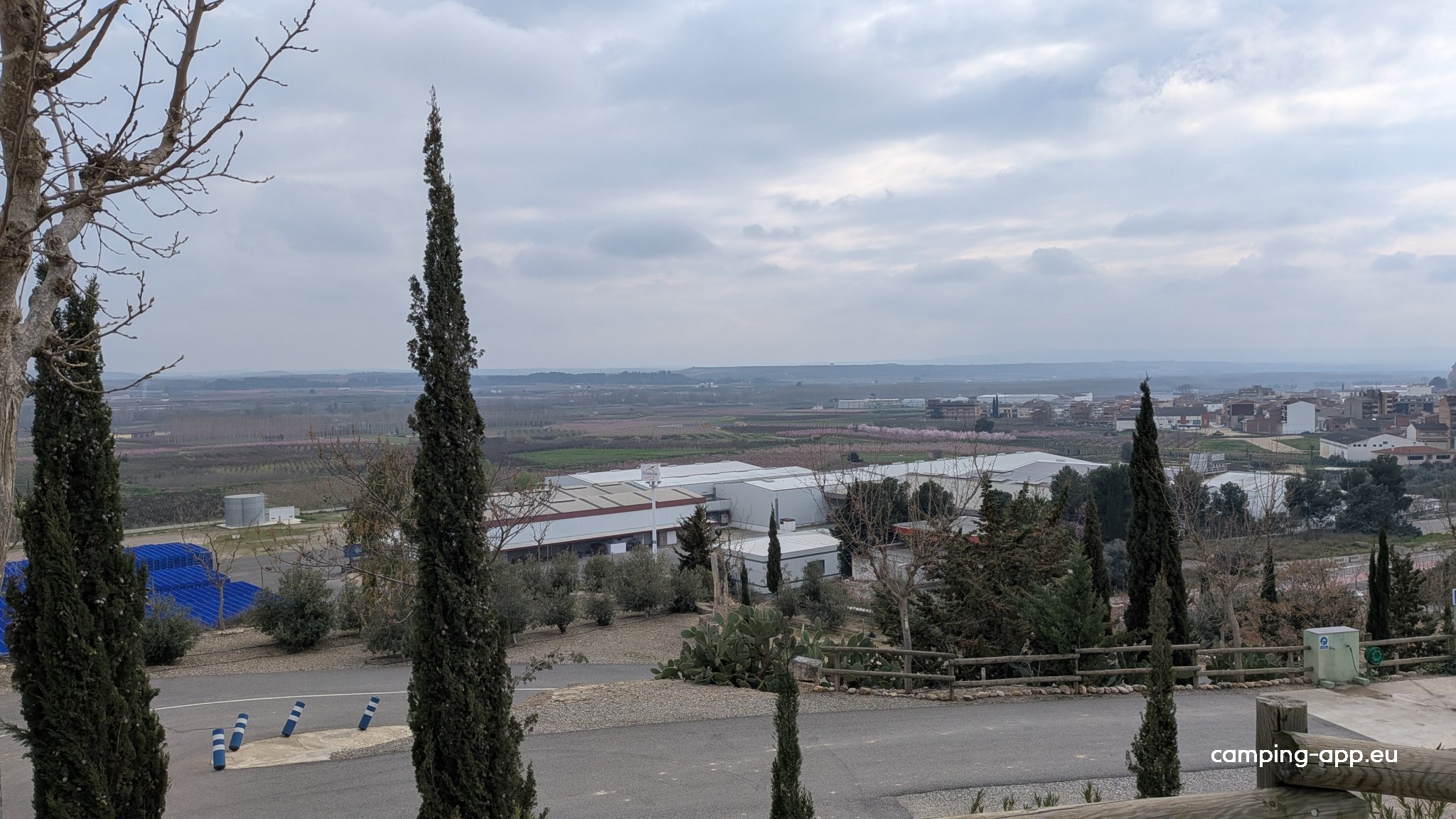 Area autocaravanes / Restaurant Mirador de Montfiu — Photo 2