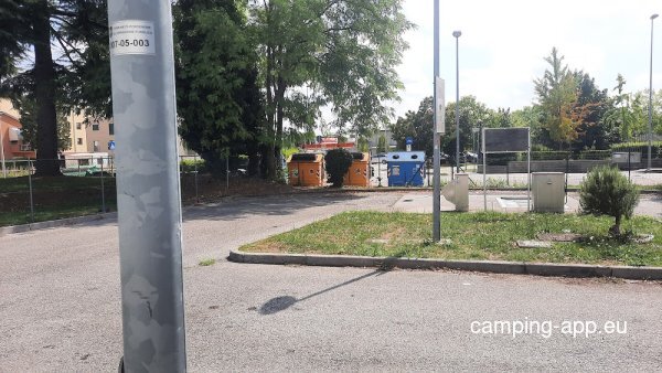 Area Sosta Camper Podernone — Photo 2