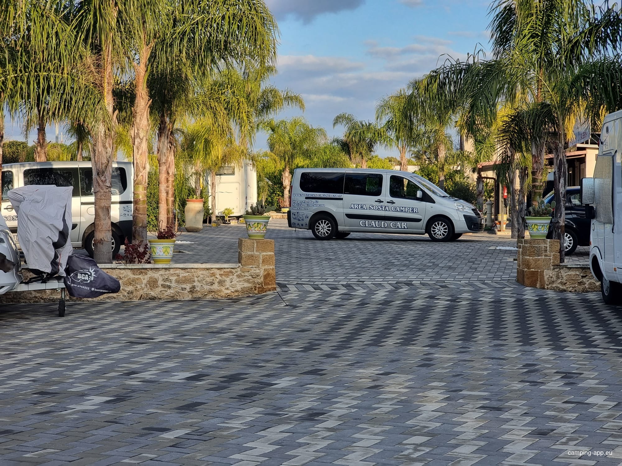 Stellplatz Claudcar Camper Stop — Sp. parking dla kamperów in Siracusa