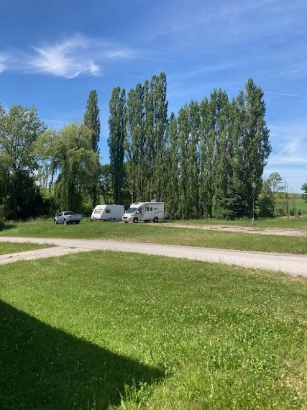 Campingplatz Finsterhof — Kamp yeri in Neulengbach