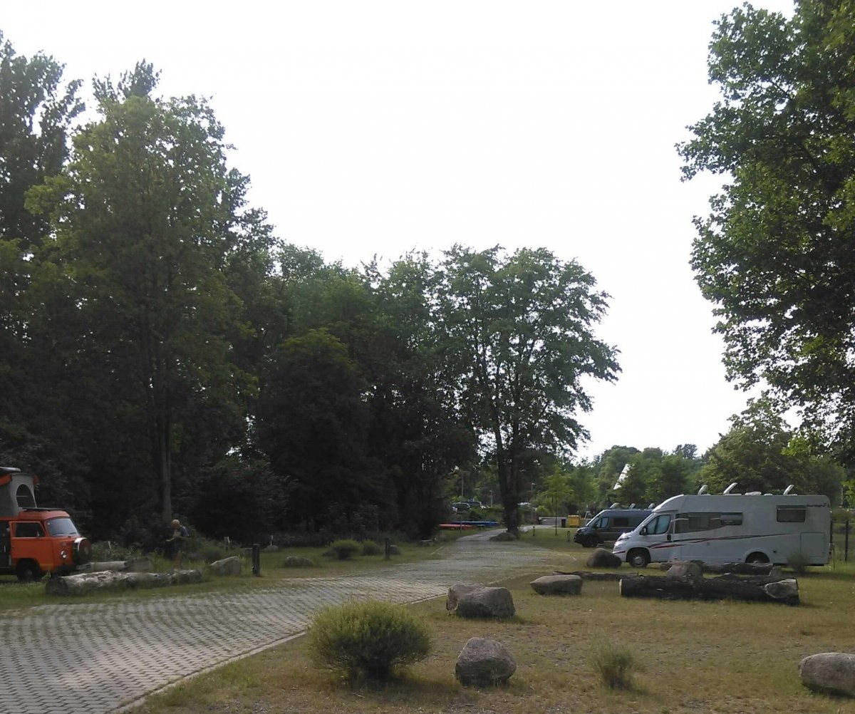 Wohnmobilpark Stadtbad Okeraue — Місце для кемперів in Wolfenbüttel