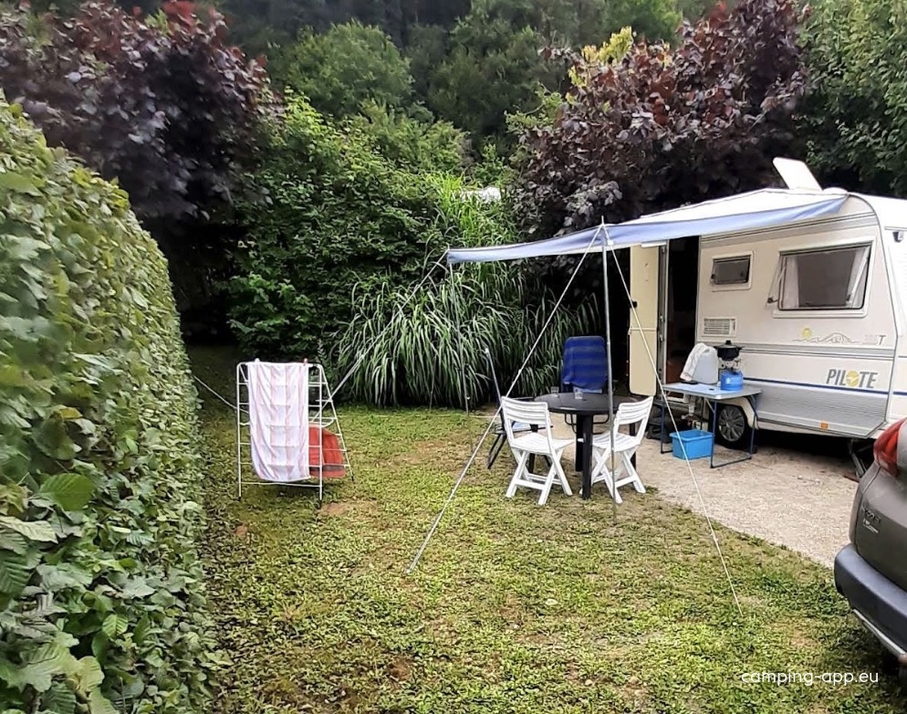 Camping Les Babelles ** — Cámping in Conjux