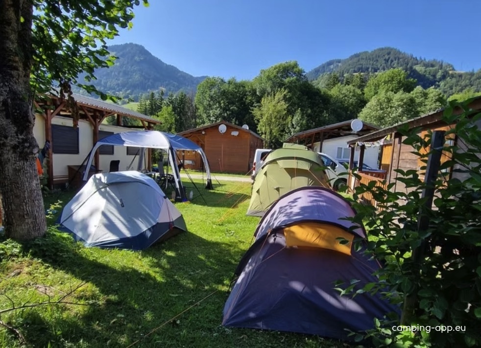 Camping Les Prés d'Arly — Camping in Praz-sur-Arly
