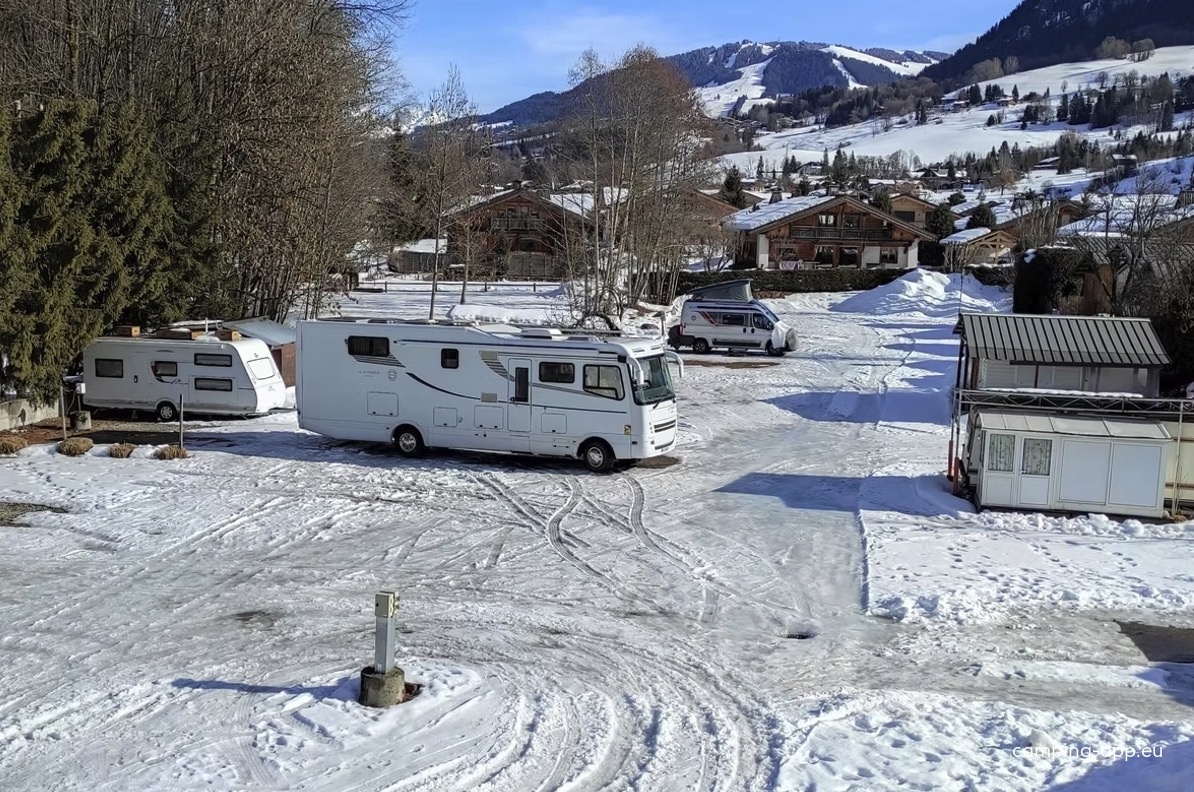 Camping Les Prés d'Arly — Area da campeggio in Praz-sur-Arly