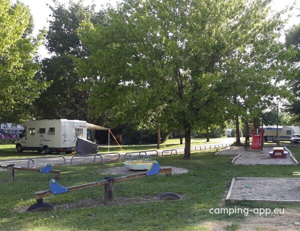 Camping Les Plages de l’Ain ***