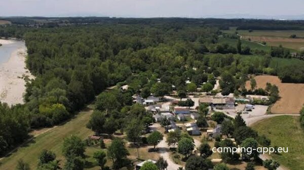 Camping Les Plages de l’Ain *** — Photo 2