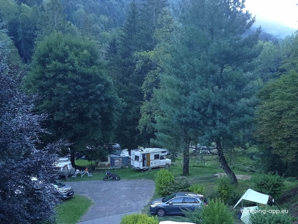Camping Les Marronniers — Campingplats in Glières-Val-de-Borne