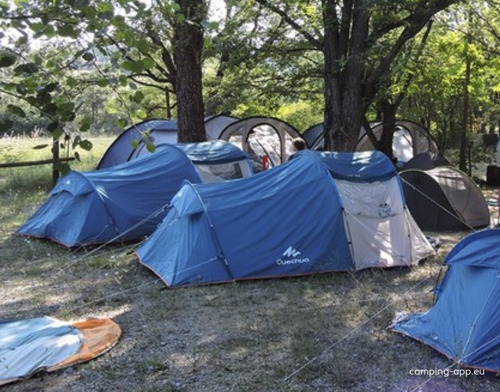 Camping Les Bonnets *** — Campingplads in Neffes