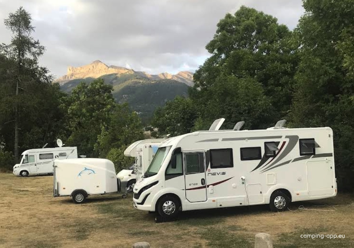Camping Les Pommiers — Camping Site in Colmars