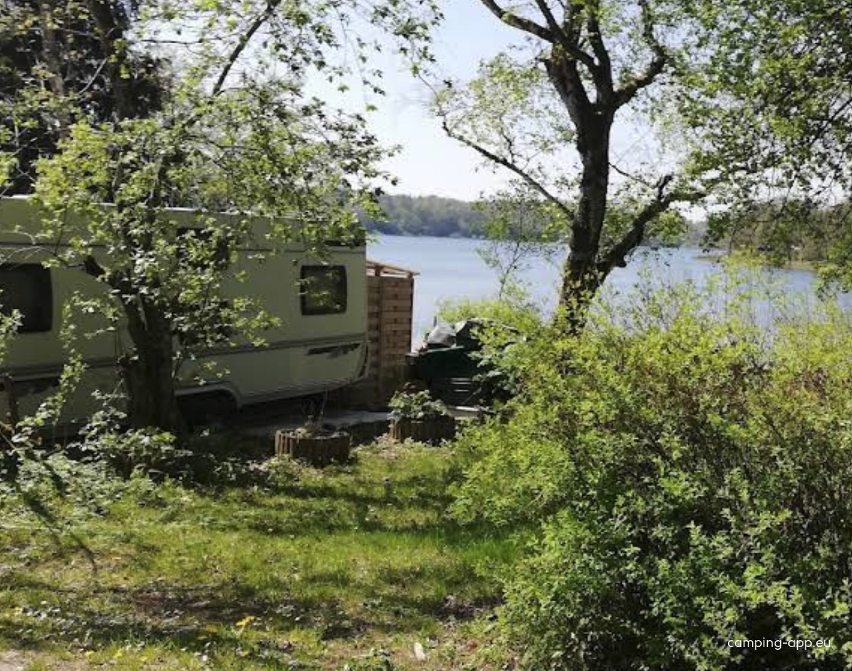 Camping La Louvière — Sítio de acampamento in Champagney