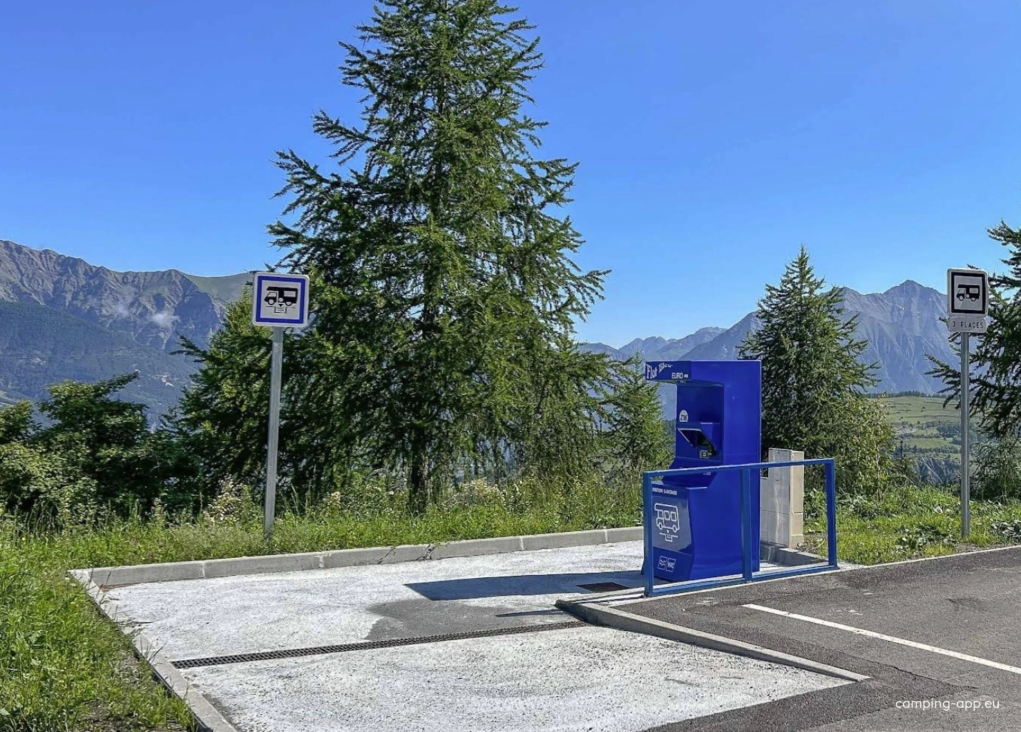 Stellplatz Enchastrayes — Area Autocaravanas in Enchastrayes