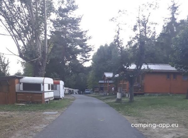 Camping Les Pins ** — Photo 4