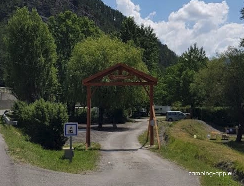 Camping municipal La Javie — Camping Site in La Javie