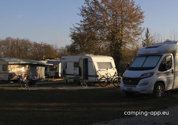 Camping uf dr Holle