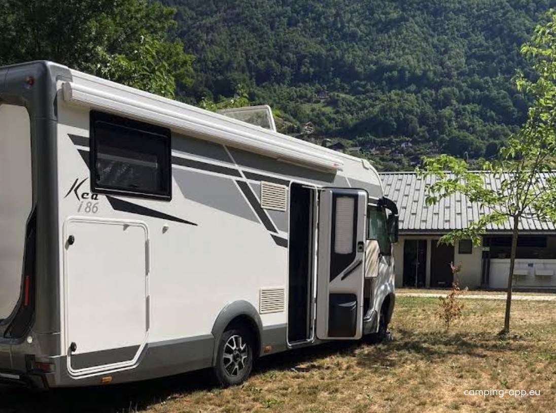 Camping Municipal Les Glières — Camping in Queige