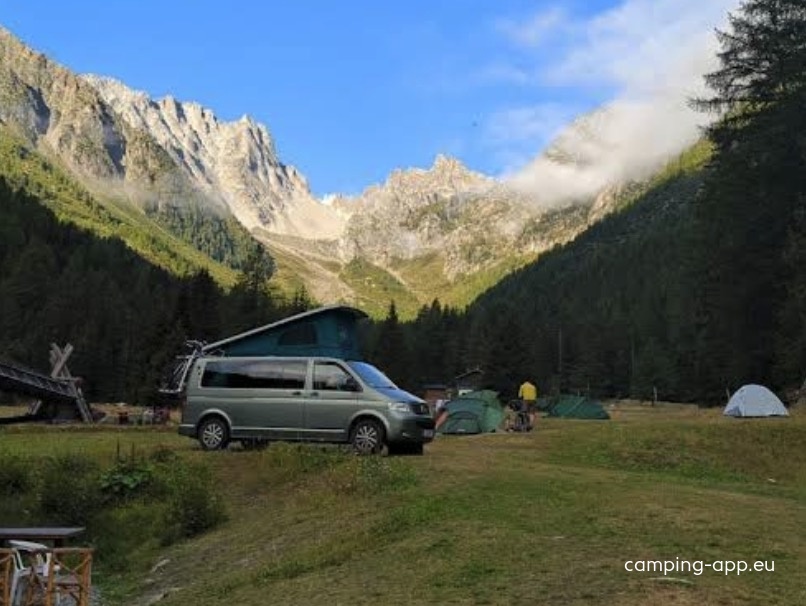 Camping Orsières — Camping Site in Orsières