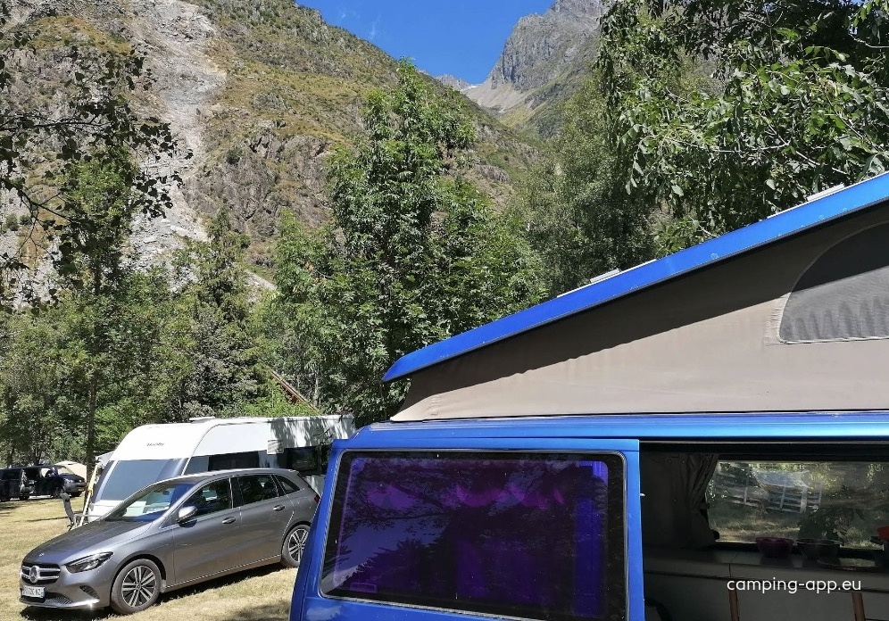 Camping La Chapelle-en-Valgaudémar — Camping in La Chapelle-en-Valgaudémar