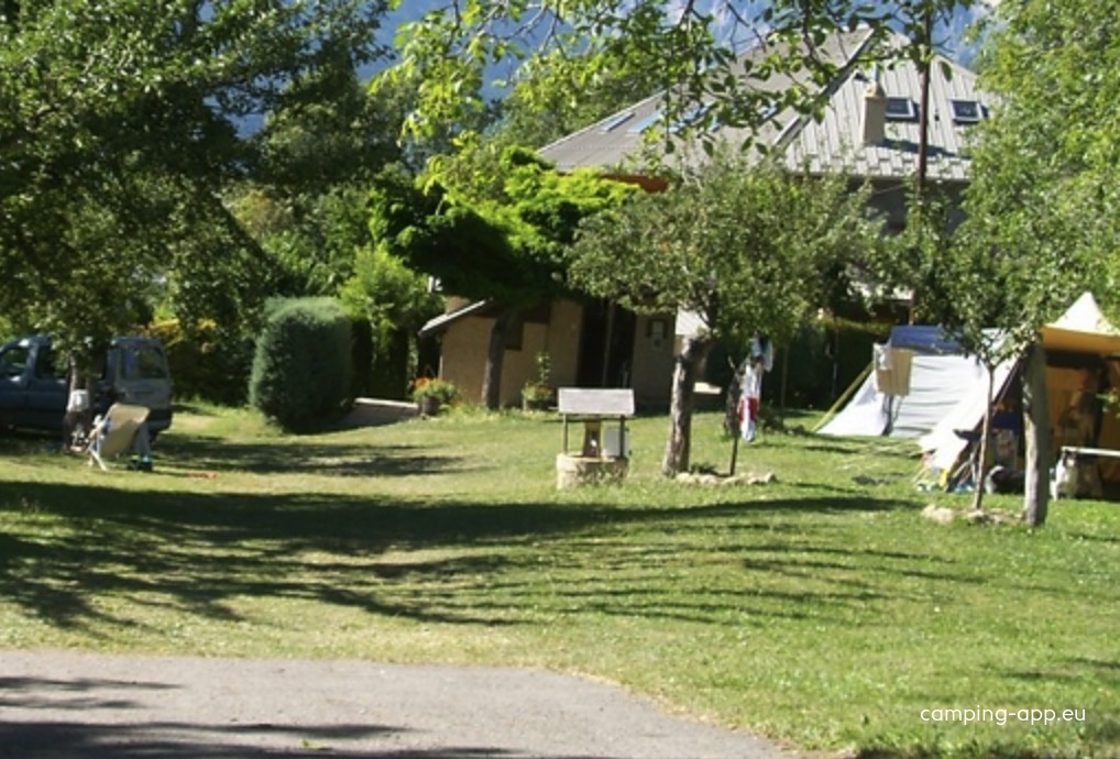 Camping Le Mont Orel — Місце для кемпінгу in Saint-André-d'Embrun