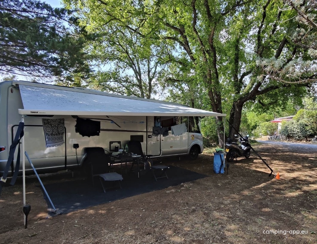 Camp de Loisirs du Lac *** — Camping Site in Montauroux