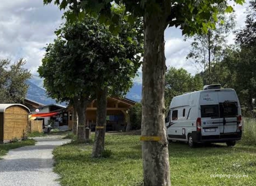 Camping Canopée — Camping Site in Landry