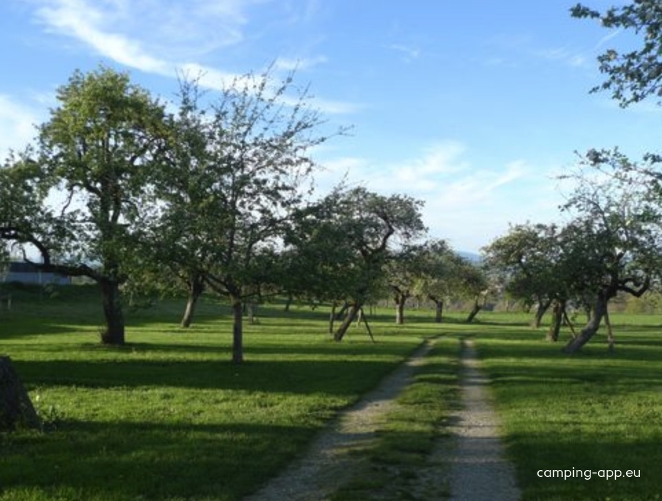 Camping Montagny-les-Lanches — Kemp in Montagny-les-Lanches