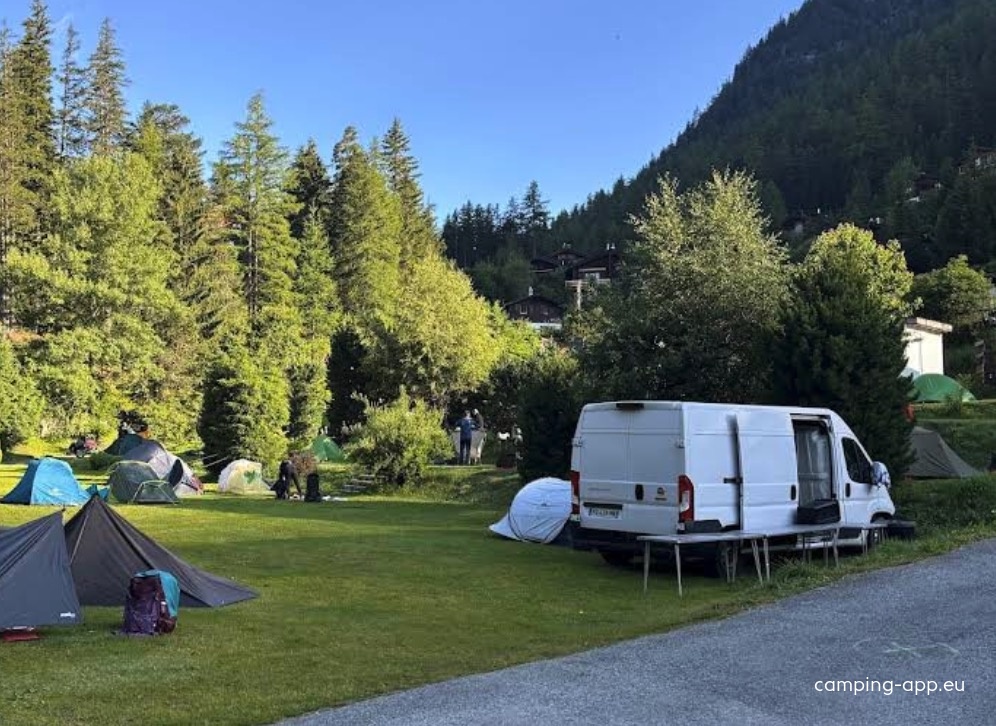 Camping Les Rocailles — 露营地 in Orsières