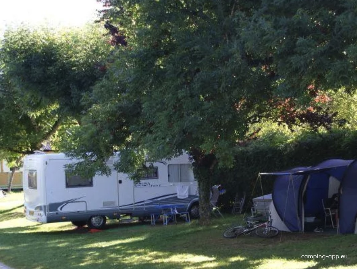 Ideales Camping *** — Camping in Allevard