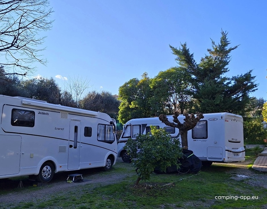 Camping Neptune — Kamp yeri in Villeneuve-Loubet