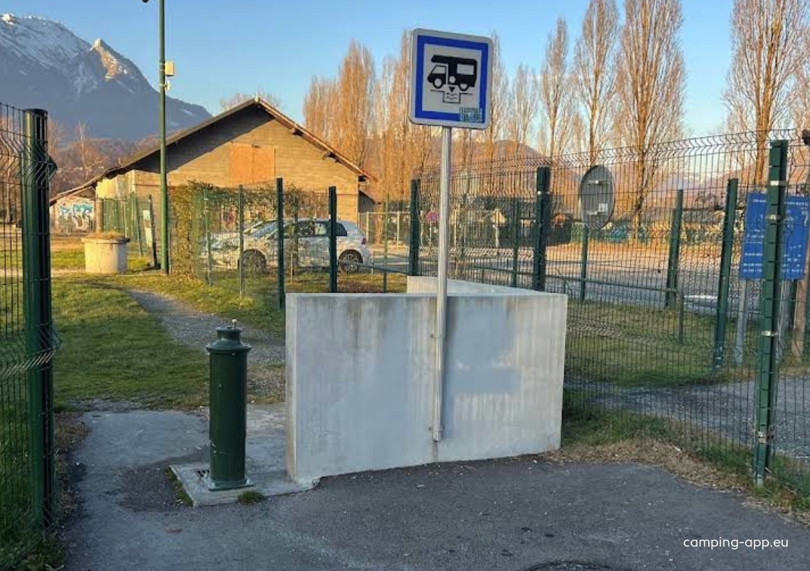 Stellplatz Grignon — Camperplaats in Grignon