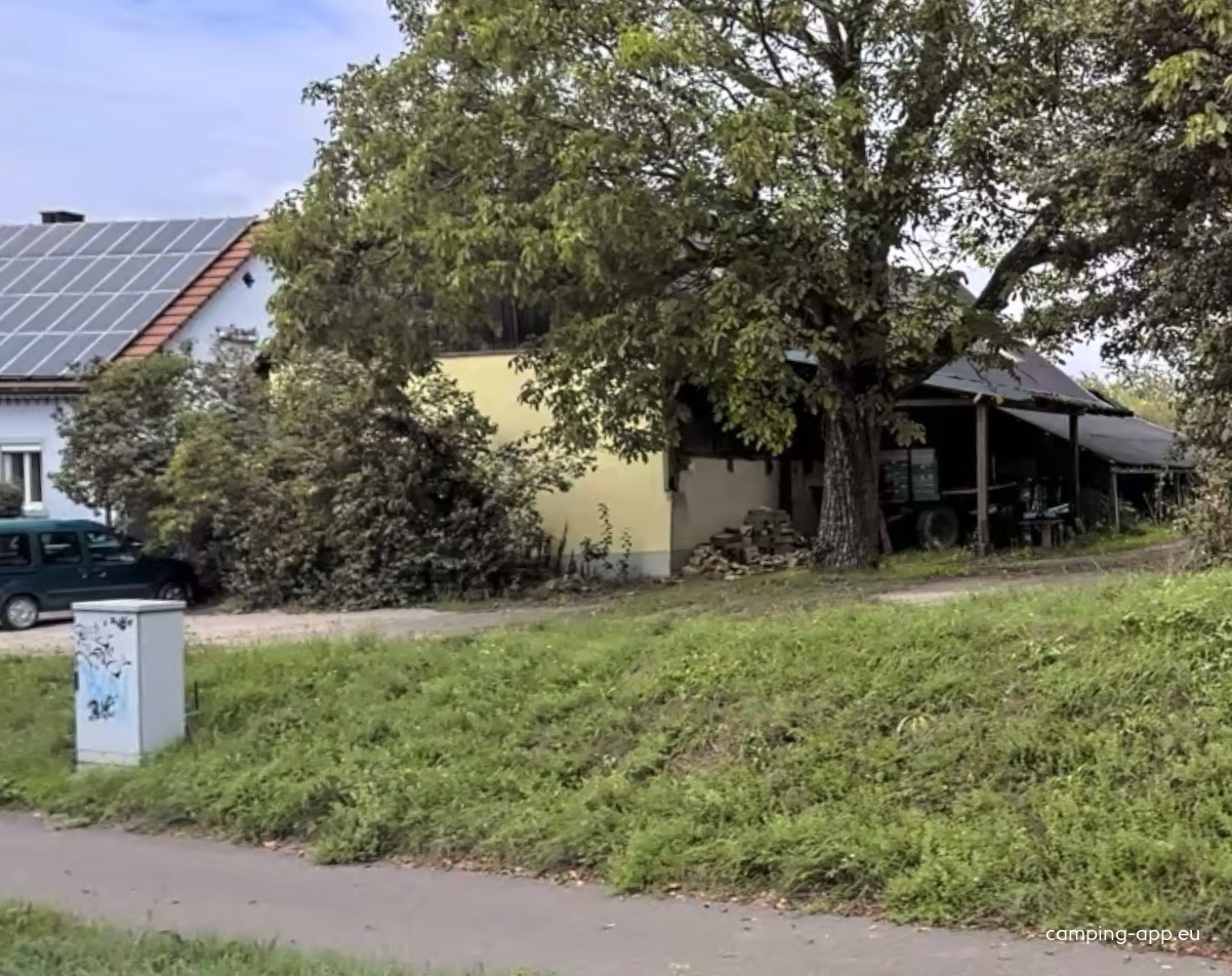 Stellplatz Weingut Kuhn — Winery in Freiburg im Breisgau