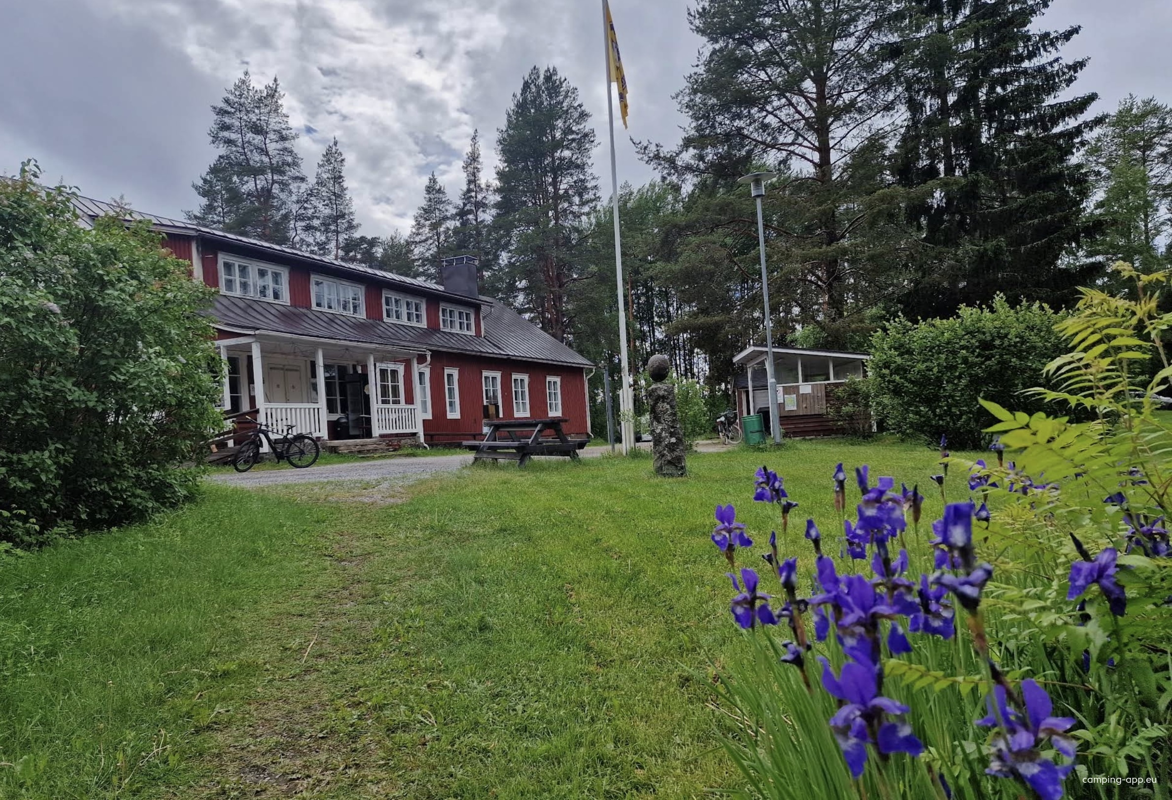 SF-Caravan Vankkurimännikkö — Kemp in Virrat