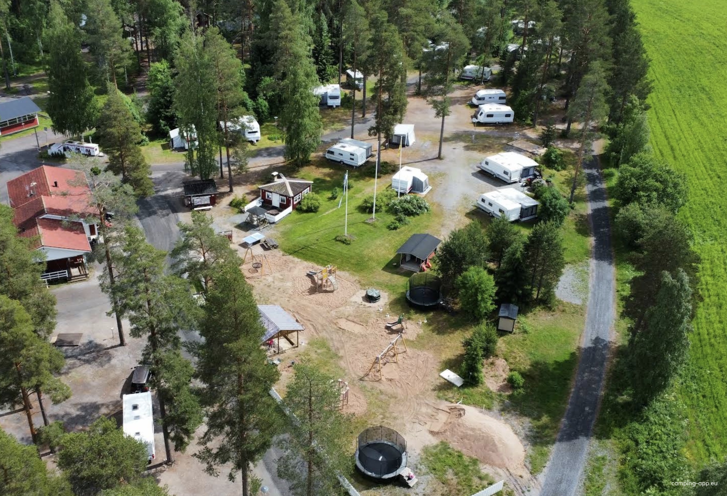 SF-Caravan Vankkurimännikkö — Sítio de acampamento in Virrat