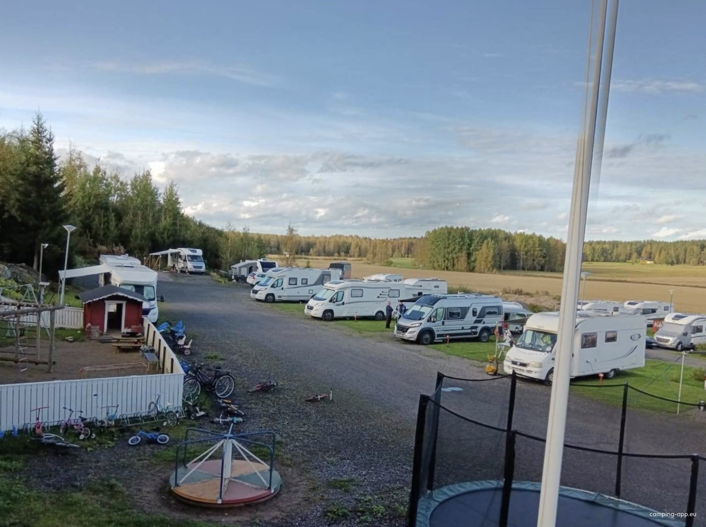SF-Caravan Hämeenhelmi — Camping in Leppäkoski