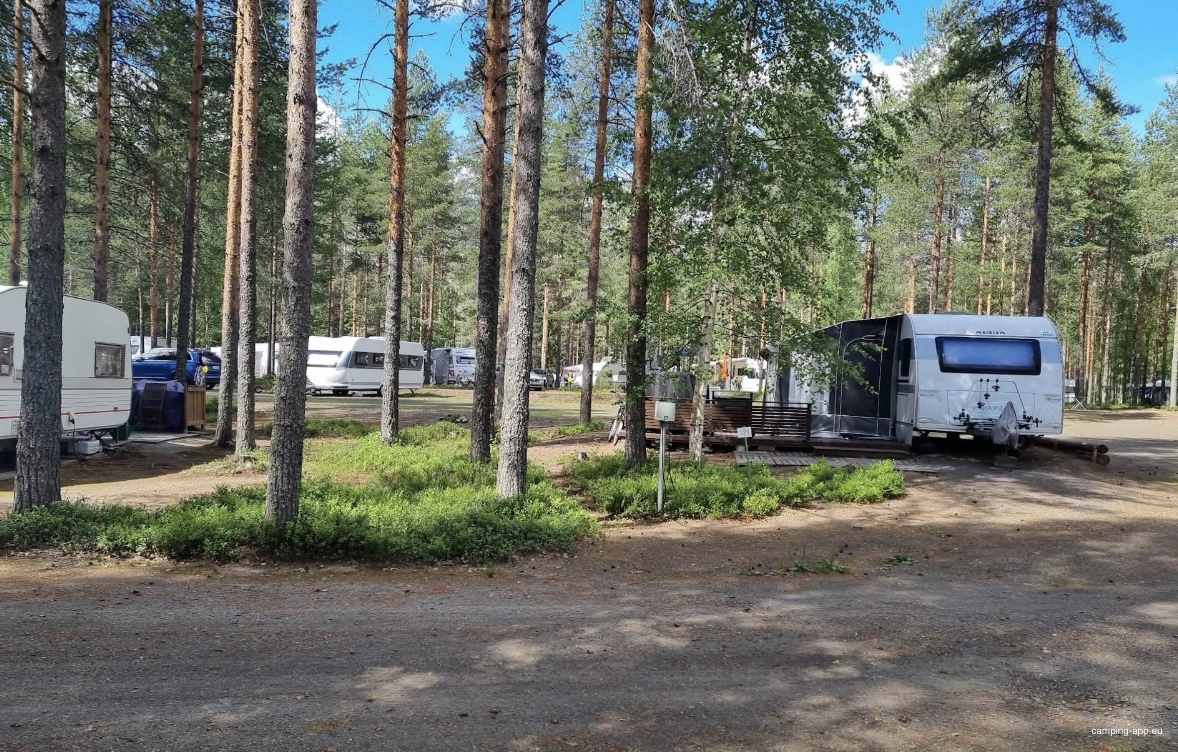 SF-Caravan Hietajärvi — Cámping in Kiihtelysvaara