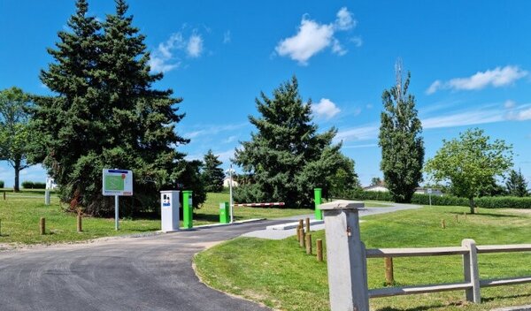 Aire de camping-car de Néris-les-Bains (Allier) — Photo 3