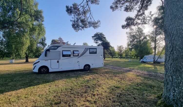Aire de camping-car de Champagnac (Cantal) — Місце для кемперів in Champagnac