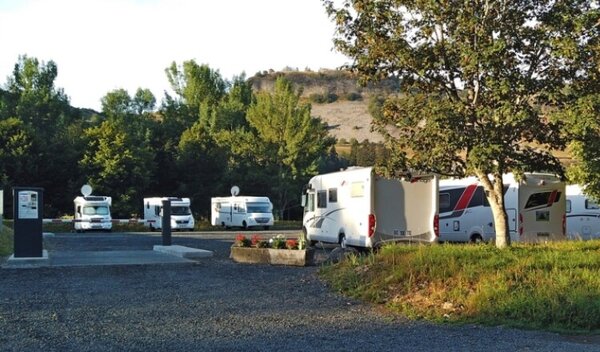 Aire de camping-car de Dienne (Cantal)