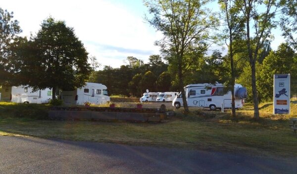 Aire de camping-car de Dienne (Cantal) — Photo 2