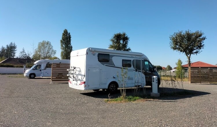 Aire de camping-car de Montrond-les-Bains (Loire) — Sítio para autocaravanas in Montrond les Bains
