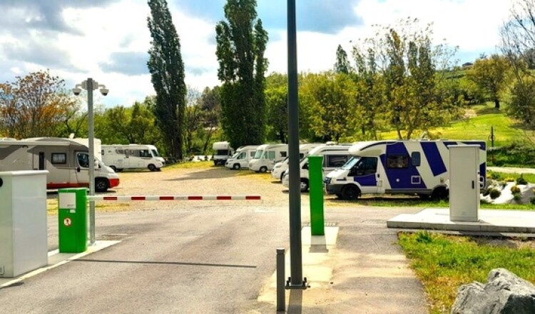 Aire de camping-car de Saint-Martin-la-Plaine (Loire) — 露营车营地 in Saint Martin la Plaine