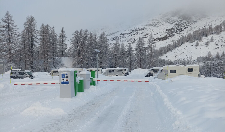 Aire de camping-car de Bessans, Haute Maurienne Vanoise (Savoie) — Camperplaats in Bessans 73480 Bessans