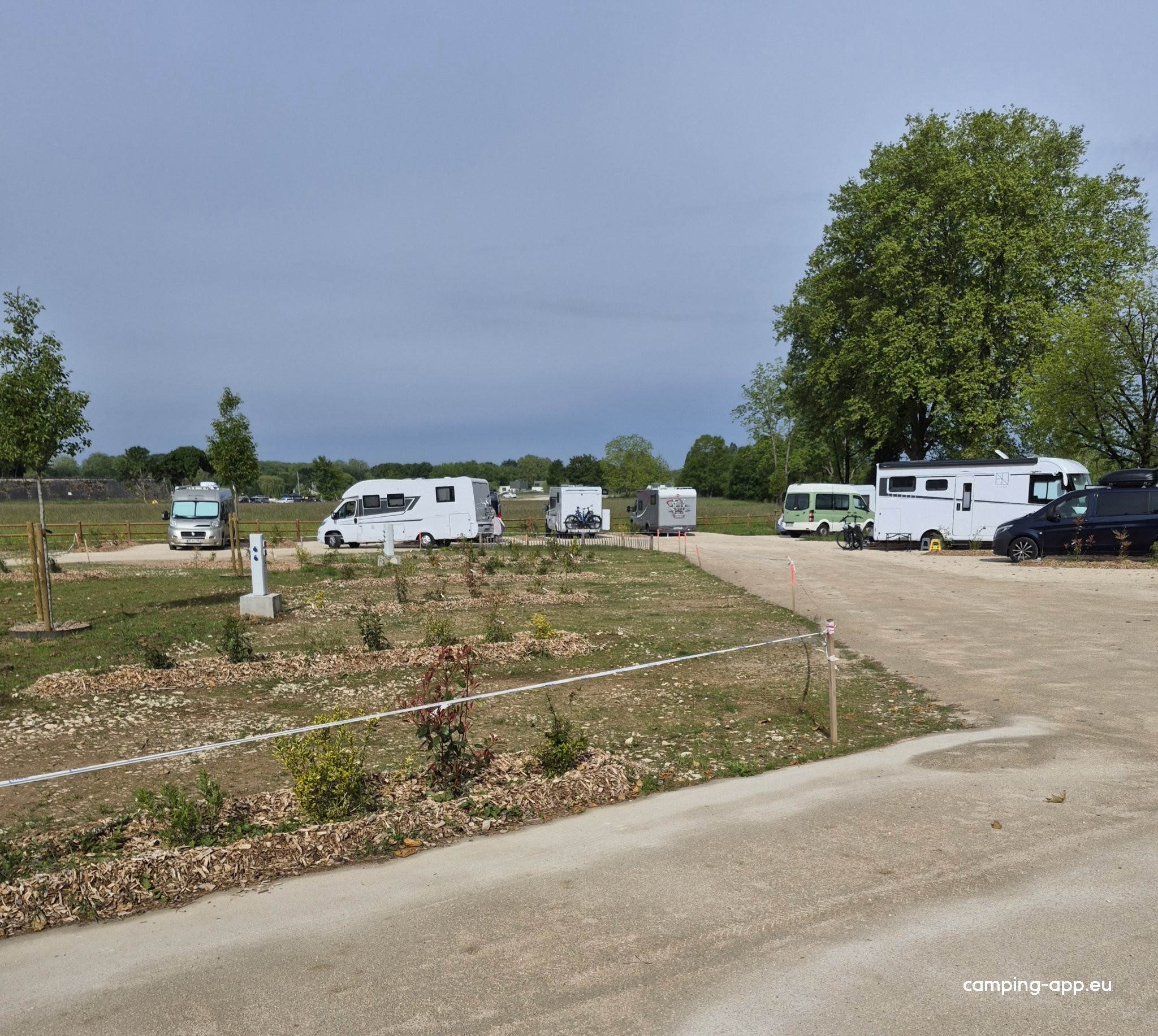 Aire de camping-car de Auxonne (Côte d'Or) — Karavan Sitesi in Auxonne