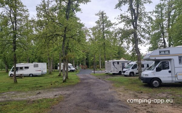 Aire de camping-car de Neuvy-sur-Barangeon (Cher) — Photo 6