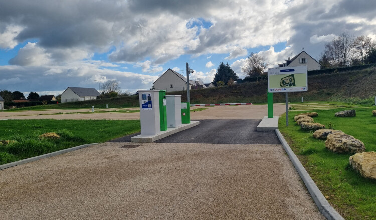 Aire de camping-car de Perrusson Loches (Indre et Loire) — Campervan Site in Perrusson