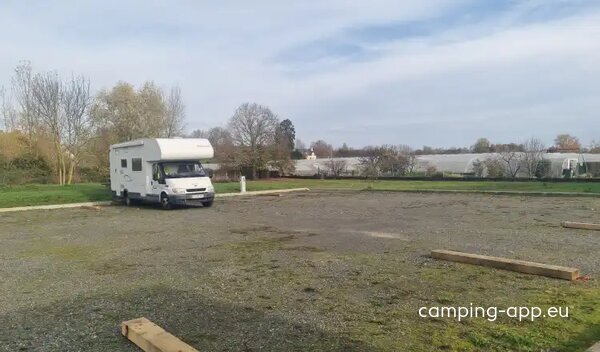 Aire de camping-car de Saint-Genouph (Indre et Loire) — Photo 6