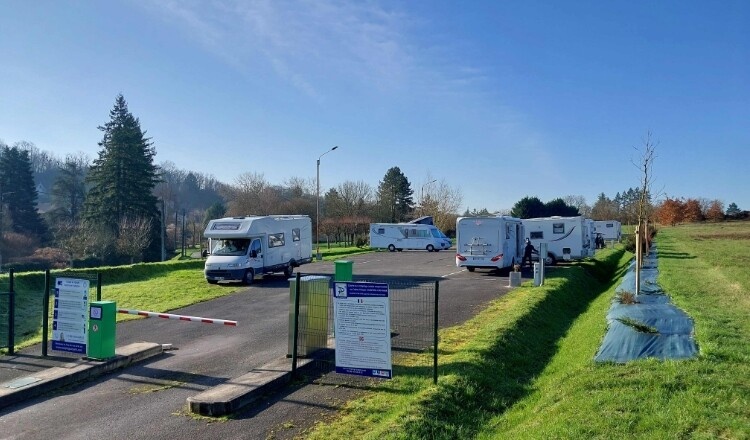 Aire de camping-car de Saint-Aignan (Loir et Cher) — Campervan Site in Saint Aignan