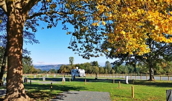 Aire de camping-car de Allassac, Garavet rives de Vézère (Corrèze)