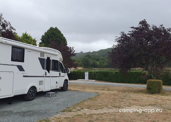 Camping de mon Village de Bussière-Dunoise (Creuse) — Photo 4