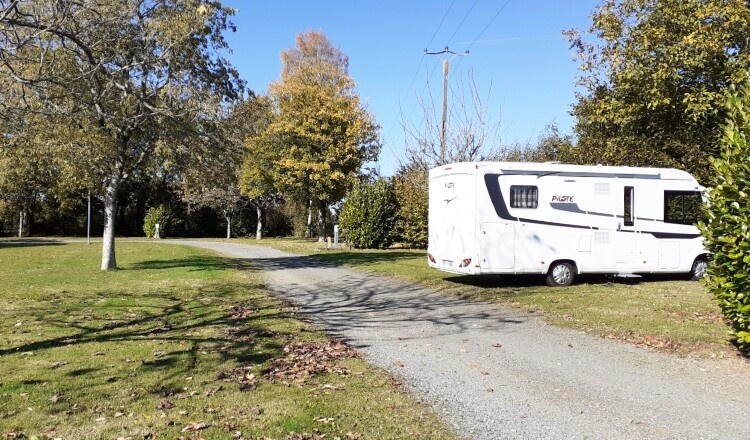 Camping de mon Village de Beugnon-Thireuil (Deux Sèvres) — Campingplats in Beugnon Thireuil